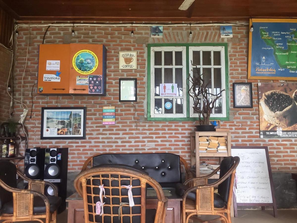 Olala And Restaurant Mitra Reddoorz